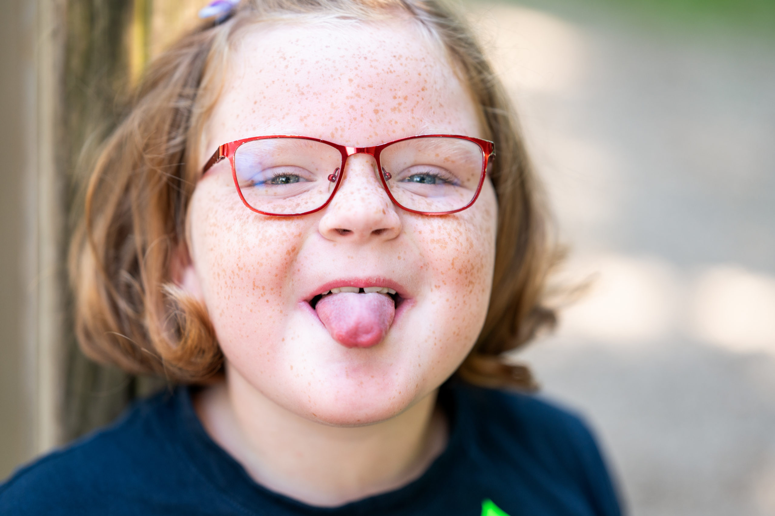 ...Kinder und Lehrer lachen und Spaß haben